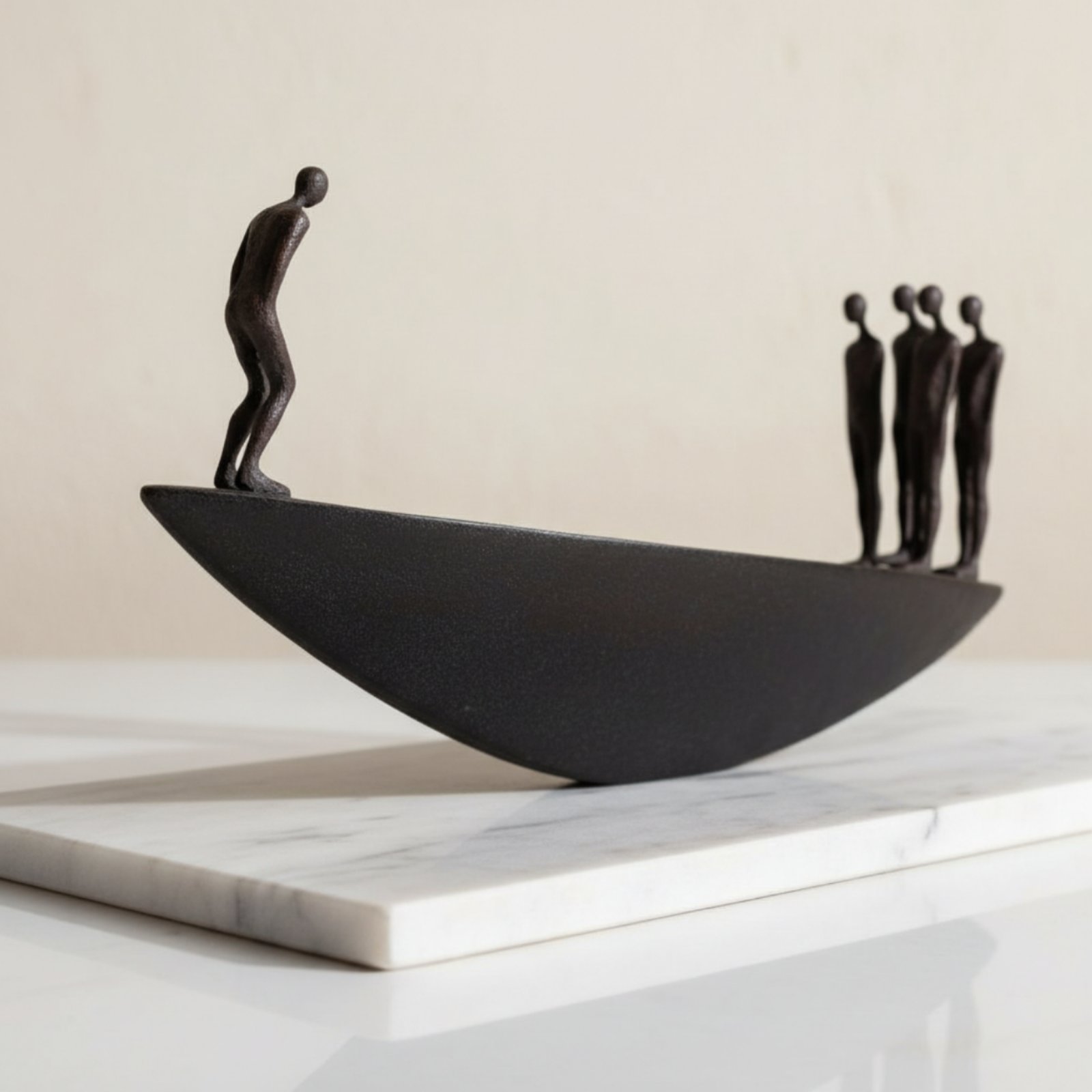 Estatua Moderna de Velero de R - Quiet Luxury Lifestyle reseña y precio